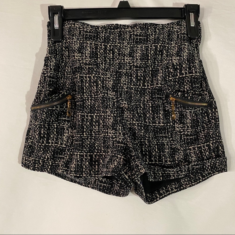 X.J Boost high rise compressed mini shorts